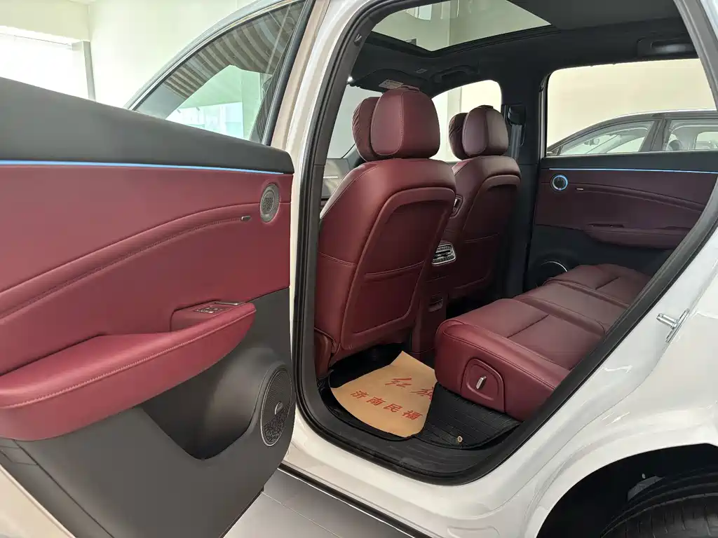 Hongqi Красный флаг HS6 PHEV — миниатюра 5