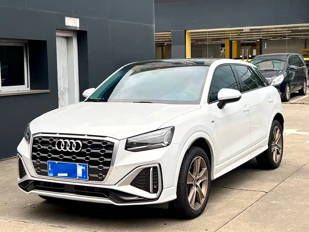 Audi Q2L 2023