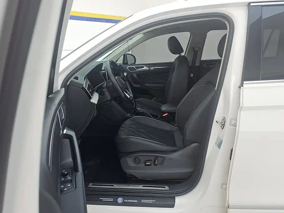 Volkswagen Tiguan L — миниатюра 9
