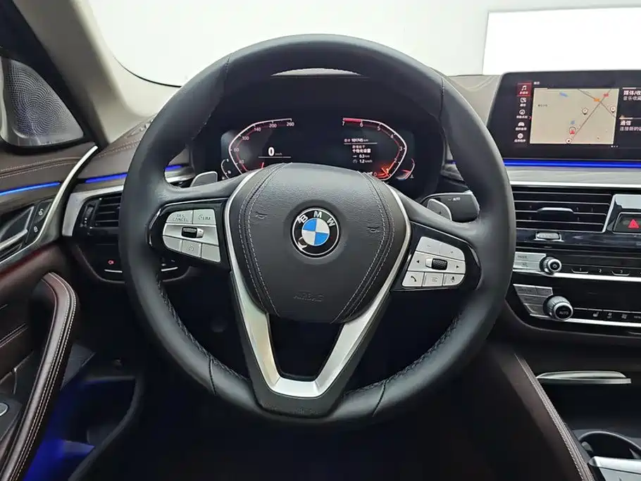 BMW 5 Series — миниатюра 14