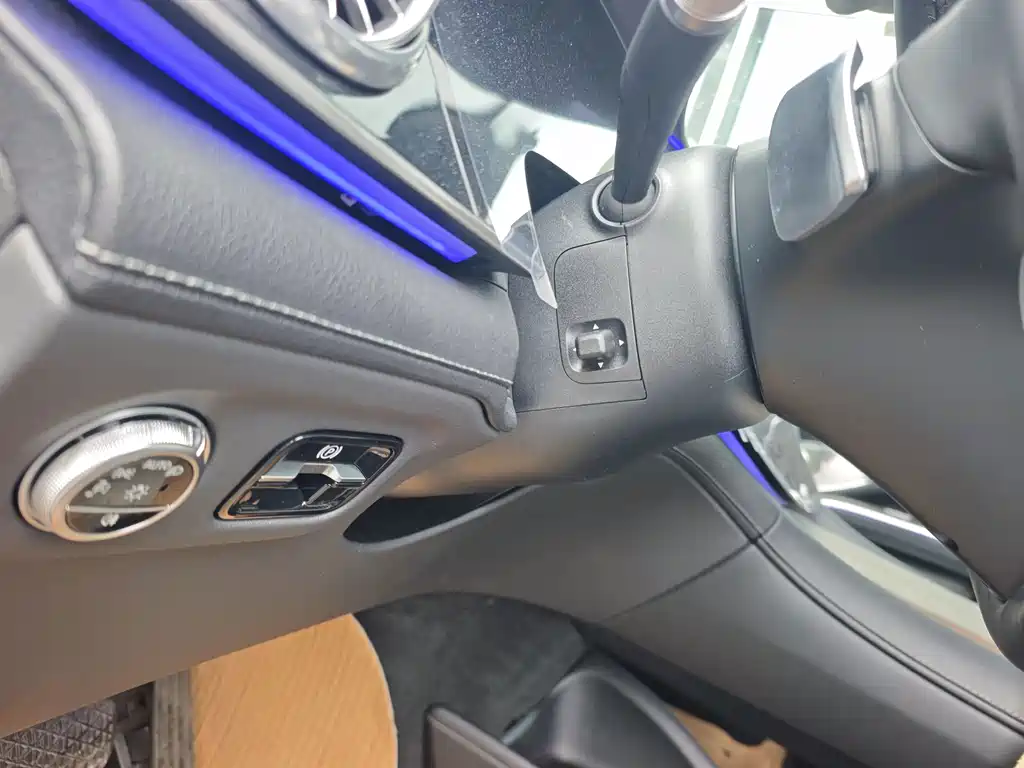 Mercedes-Benz EQS SUV — миниатюра 14