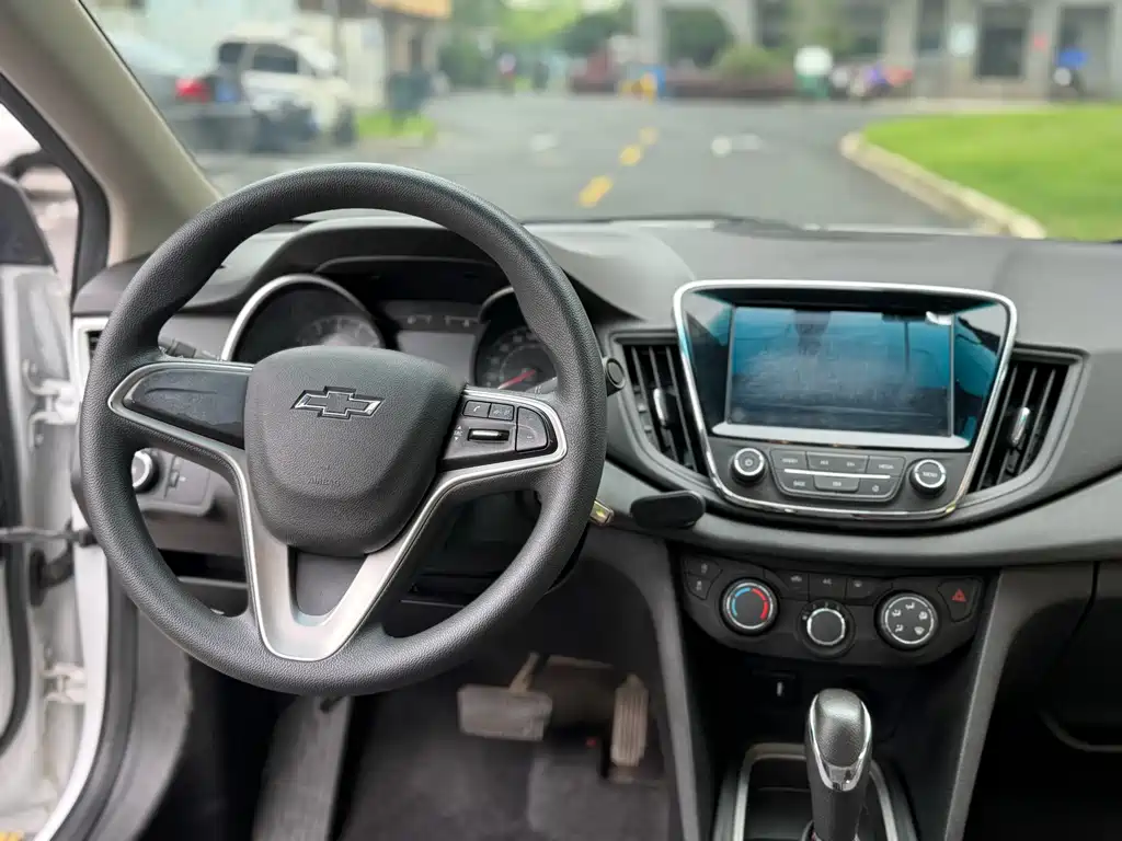 Chevrolet Monza 2019 Redline 320T DCT VI