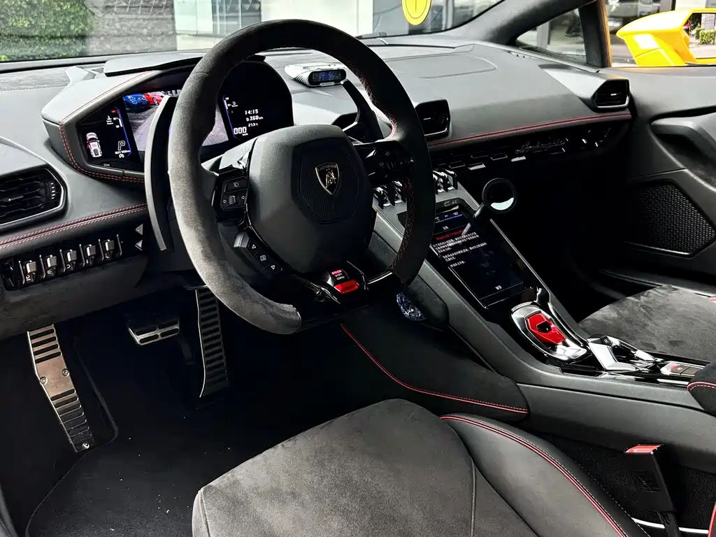 LAMBORGHINI HURACÁN