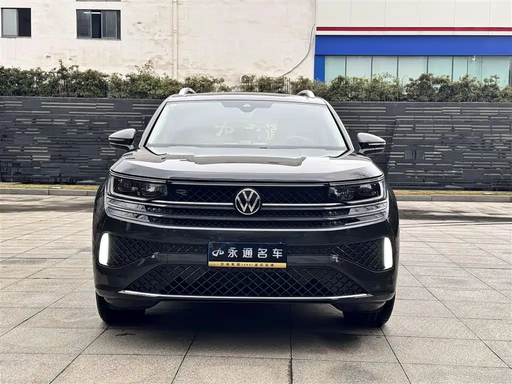 Volkswagen Tavendor 2023 380TSI R-Line