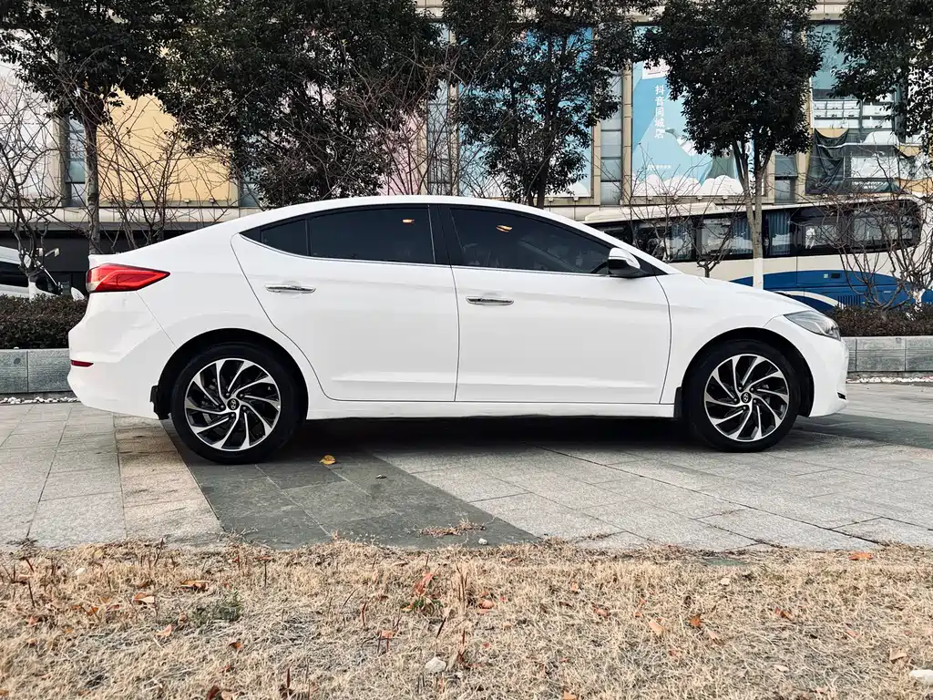 Hyundai Elantra 2019 1.5L CVT Elite