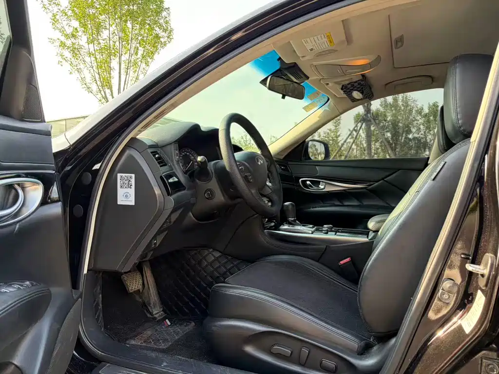 Infiniti Q70 — миниатюра 7