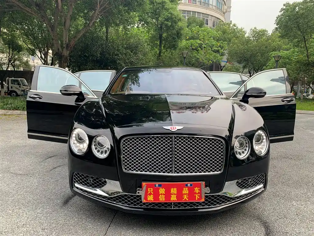 Bentley Flying Spur 2010 6.0T мест