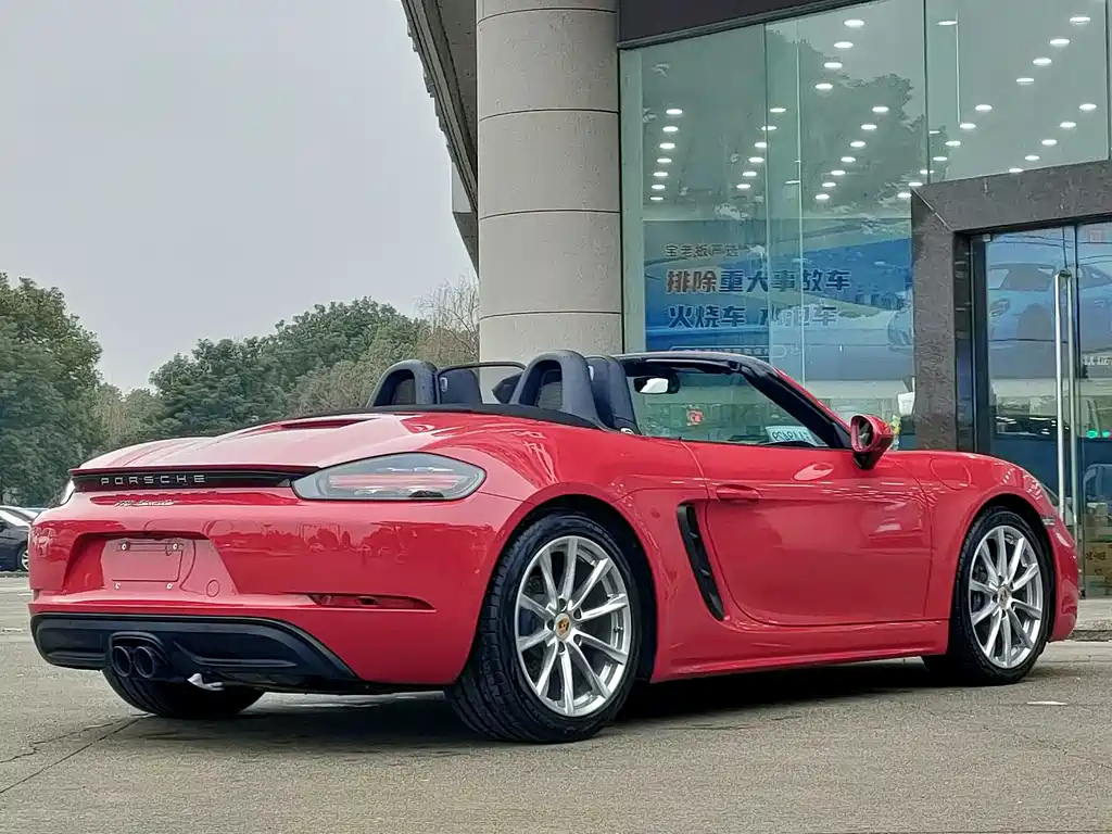 PORSCHE 718