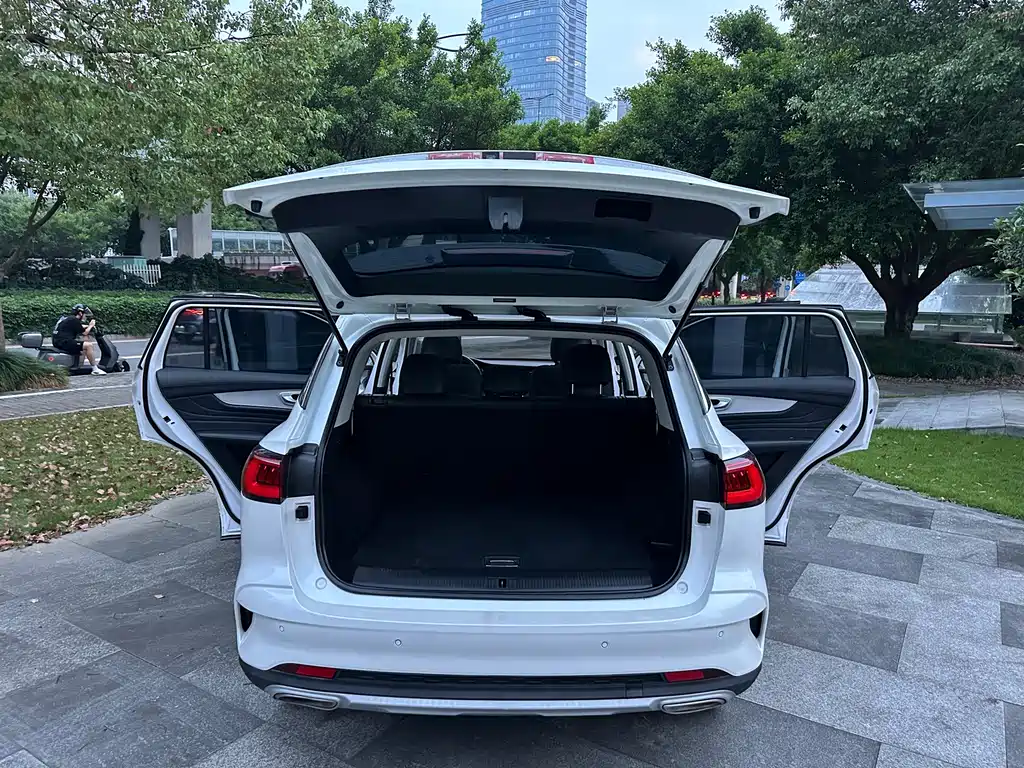Roewe RX5 MAX — миниатюра 10