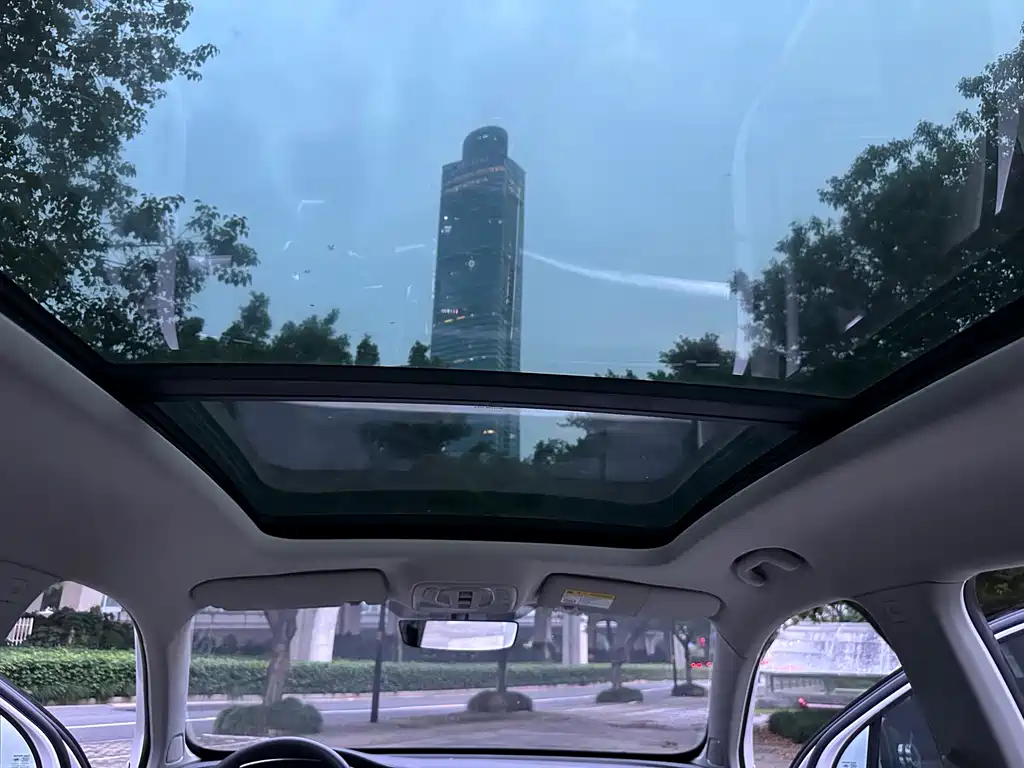 Roewe RX5 MAX — миниатюра 12