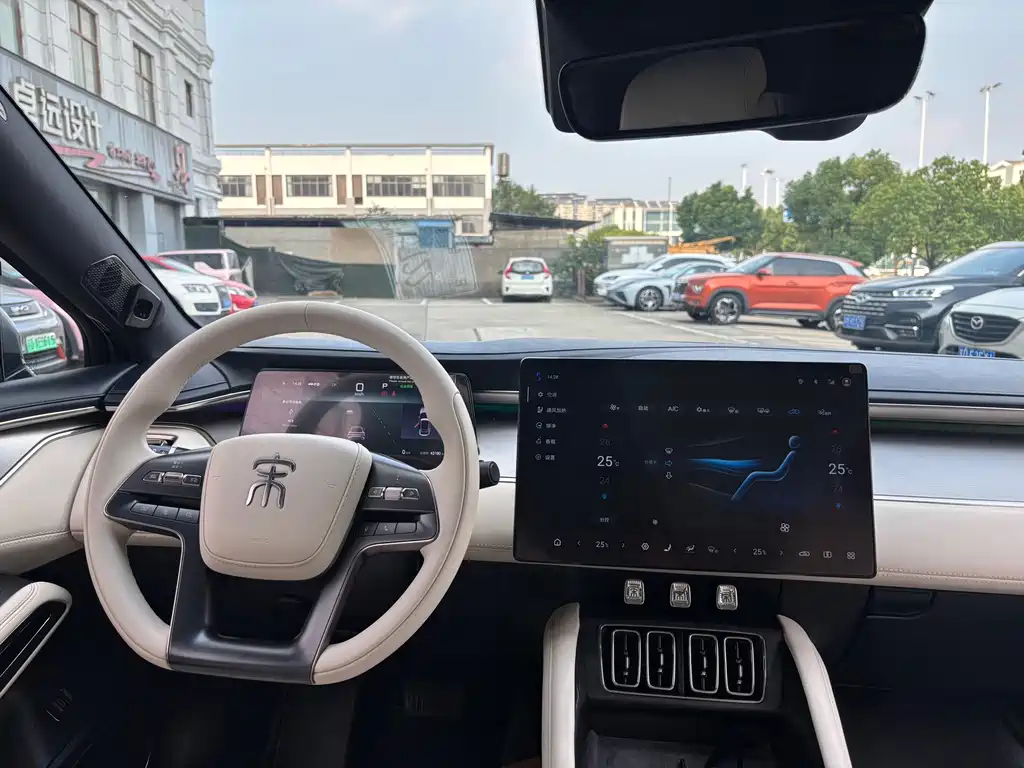 BYD L EV — миниатюра 13