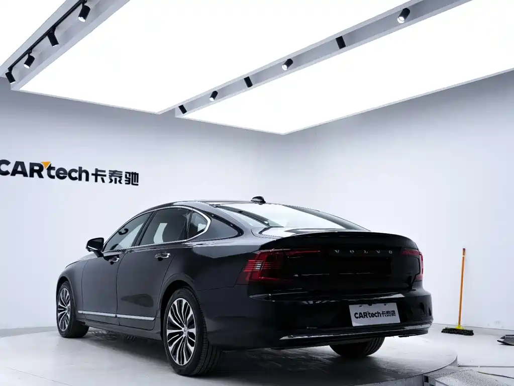 Volvo S90 2023 B5 Luxury