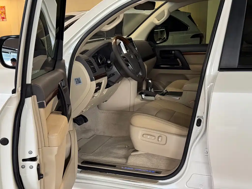 Toyota Land Cruiser 2018 4.0L AT