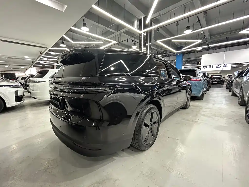 Li Auto i8 2025 Standard