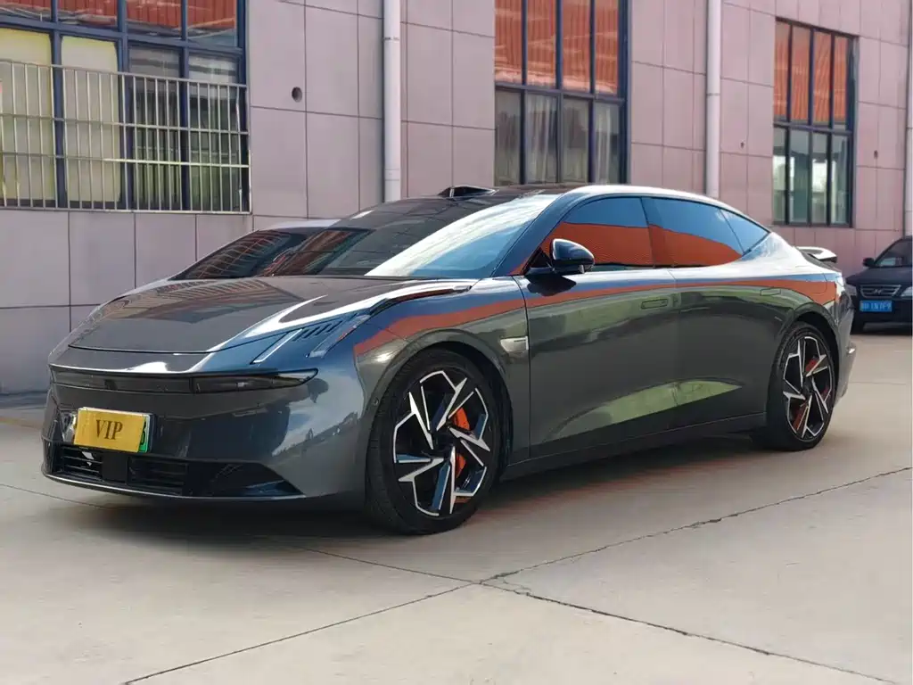 2025 Lynk & Co Z10 - zdjęcie 1 z 9