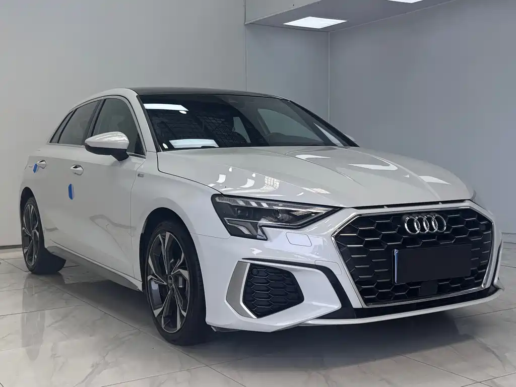 Audi A3 2021 Sportback 35 TFSI Luxury Sport