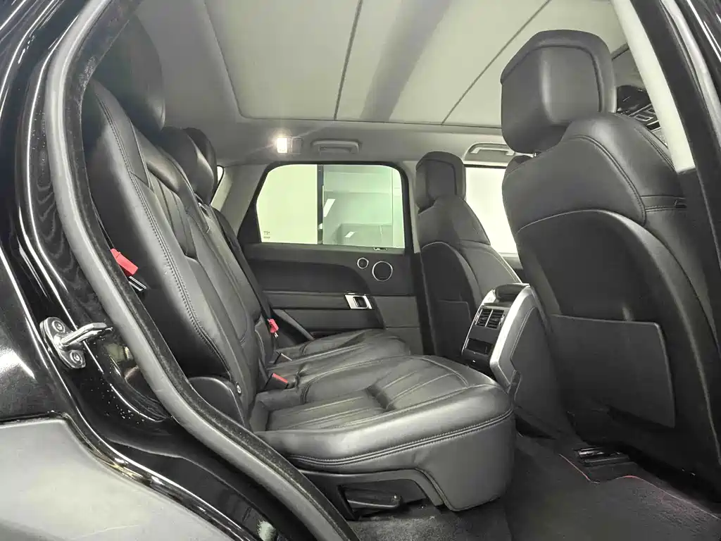 Land Rover Sport PHEV — миниатюра 8