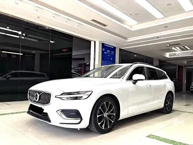 VOLVO V60 2020