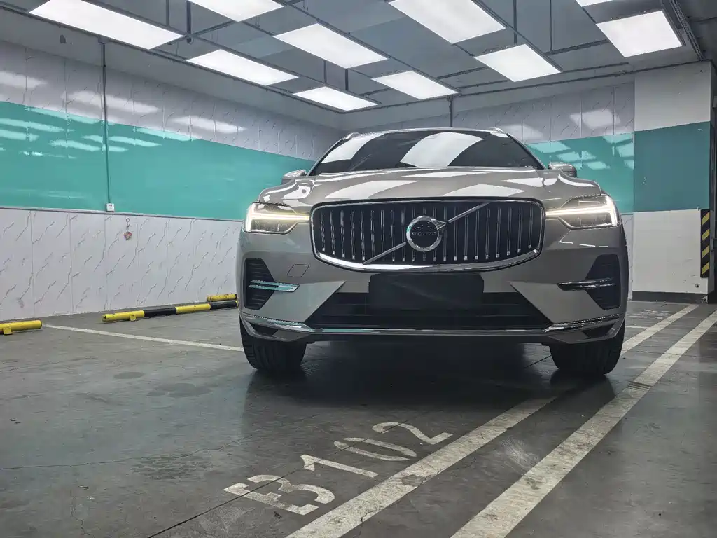 Volvo XC60 2024 B5 Sport