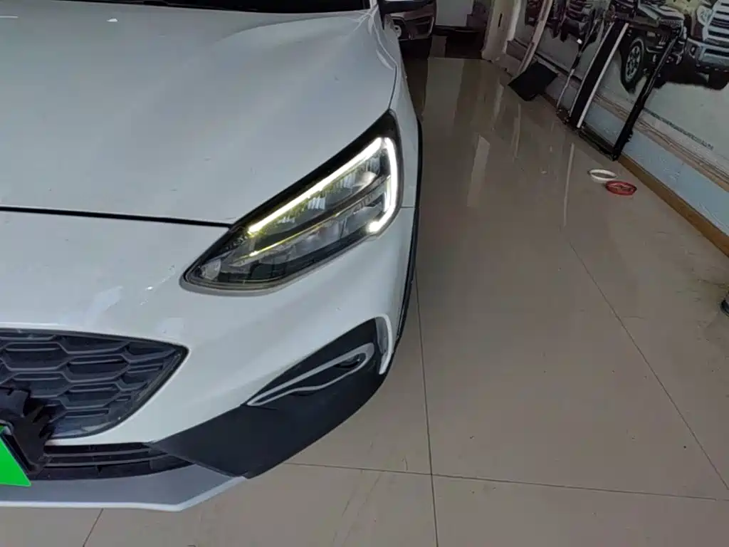 Ford Focus Active — миниатюра 24