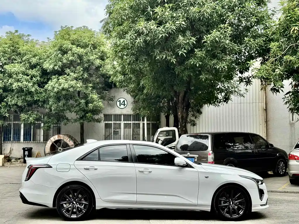 Cadillac CT4 — миниатюра 4
