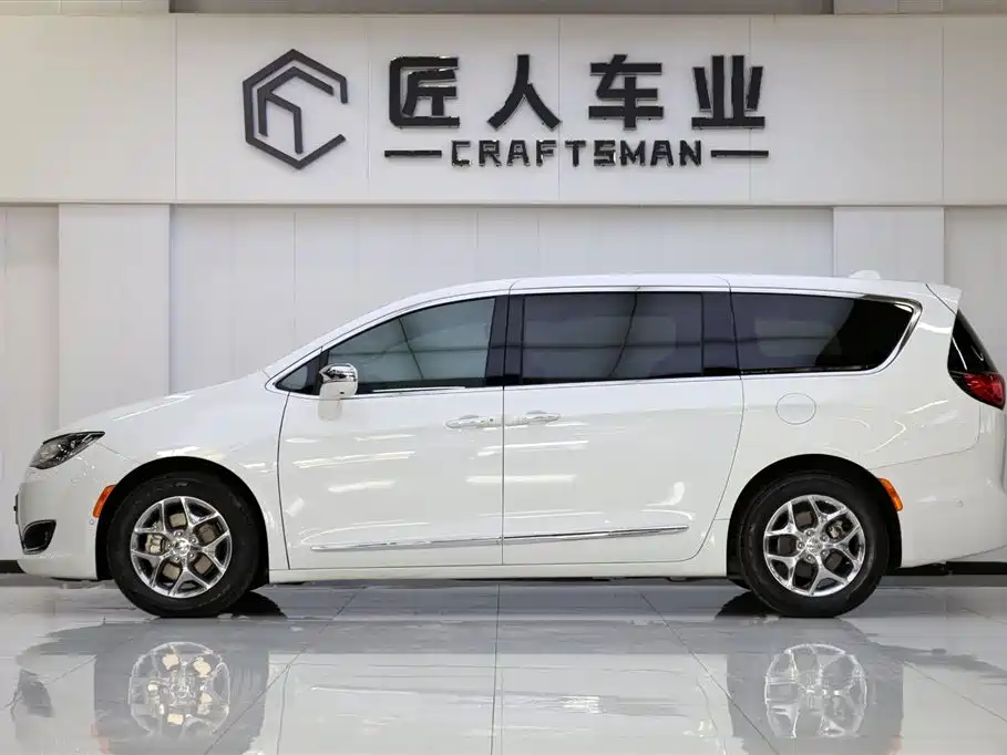 Chrysler Grand Voyager 2017 3.6L Premium