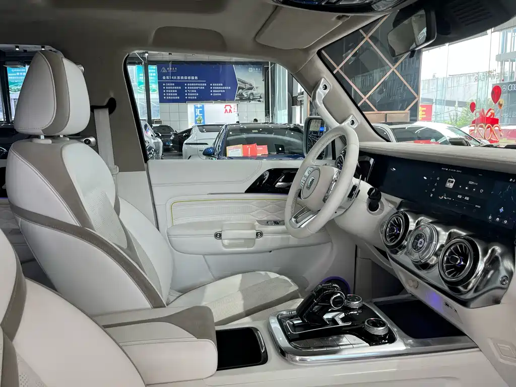 TANK CO CREATION TANK 300