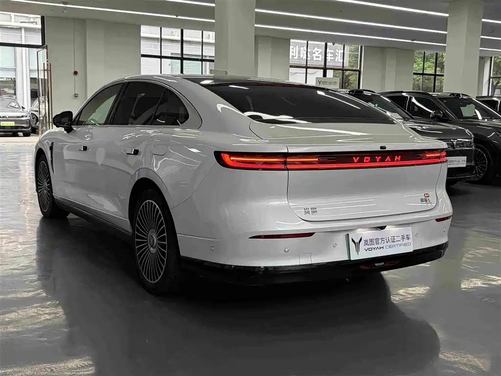 VOYAH Passion L — миниатюра 8