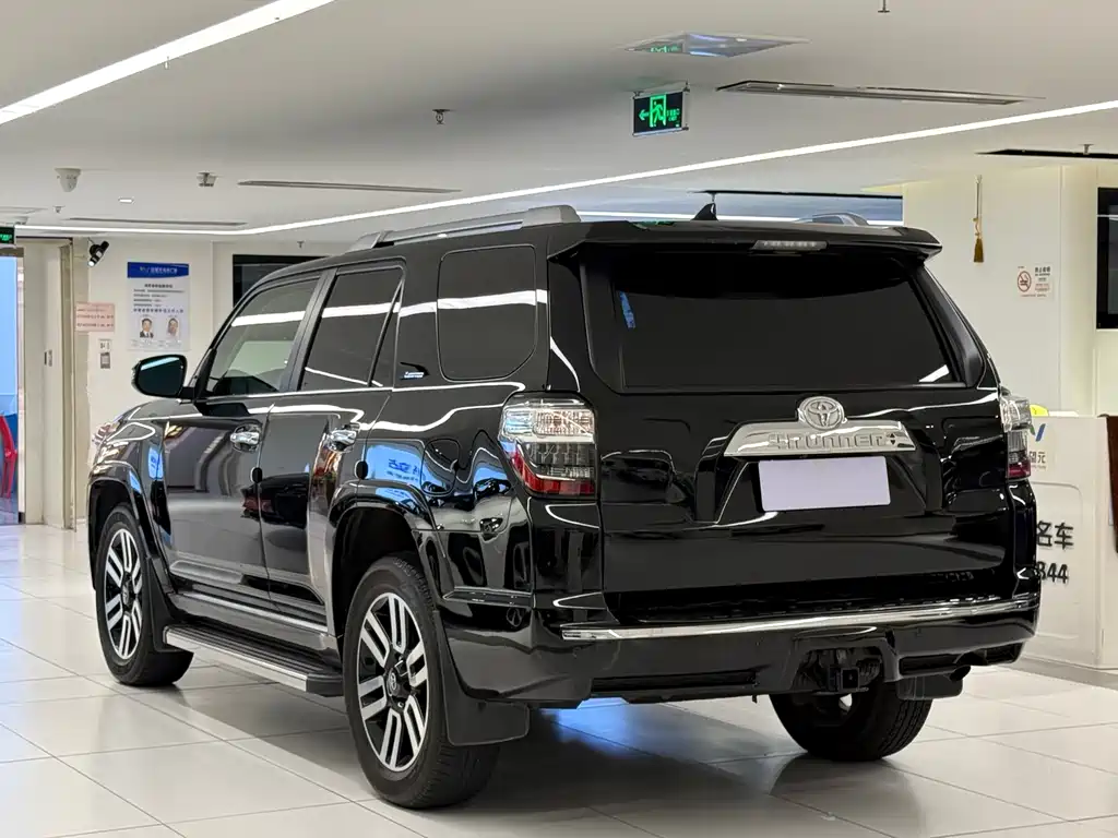 Toyota 4Runner 2022 4.0L AT