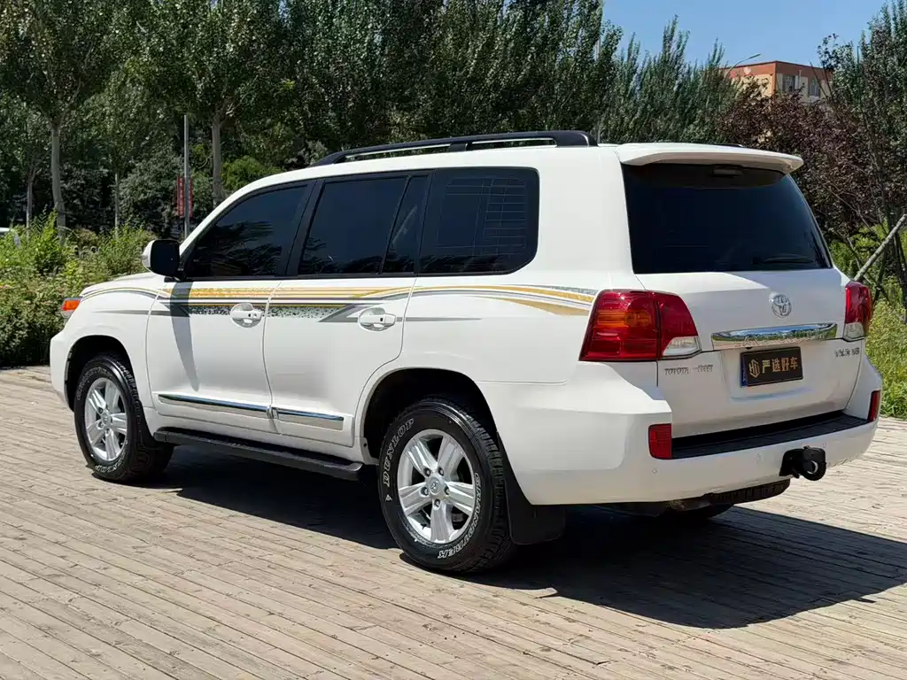 Toyota Land Cruiser 2012 4.6L AT VX-R