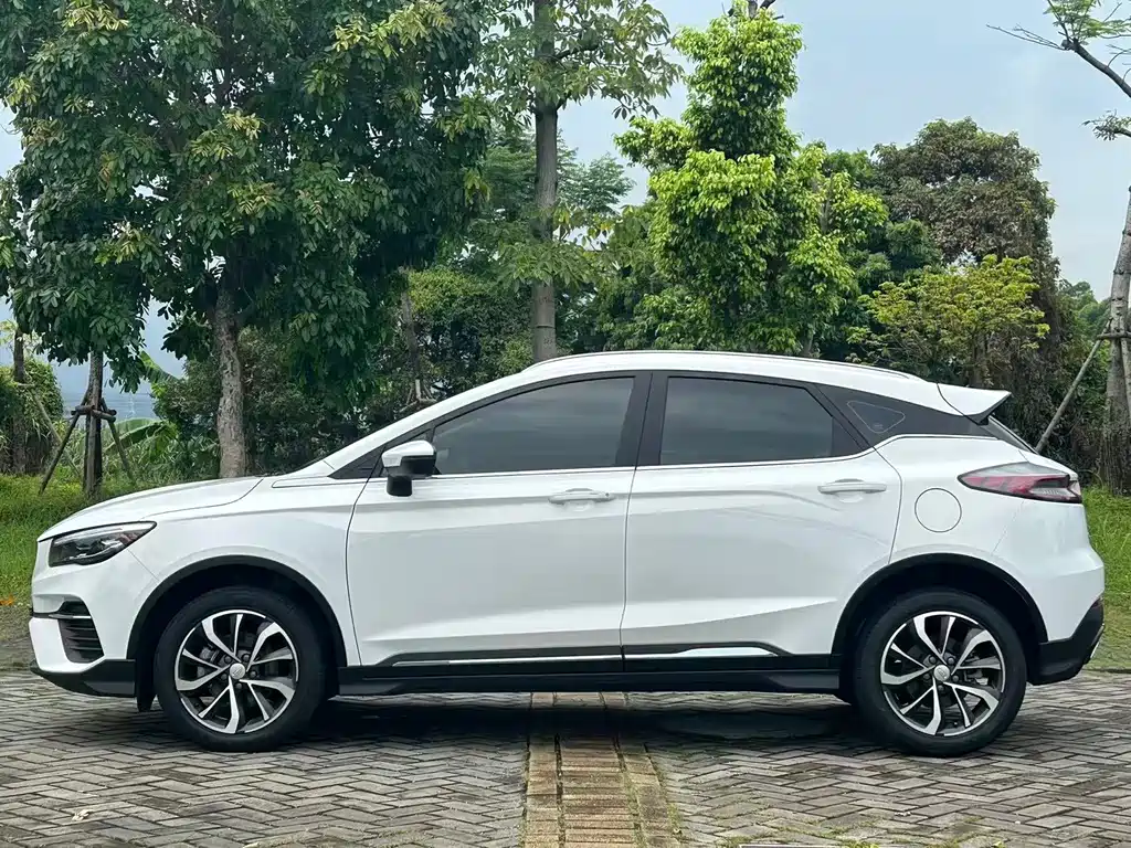 Geely Emgrand S — миниатюра 6