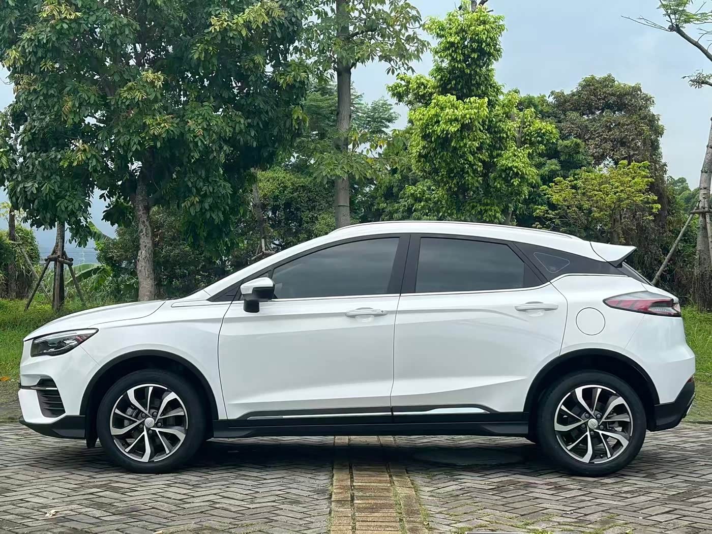 Geely Emgrand S 1.4 л 2022 г. Белый, пробег 22700 км