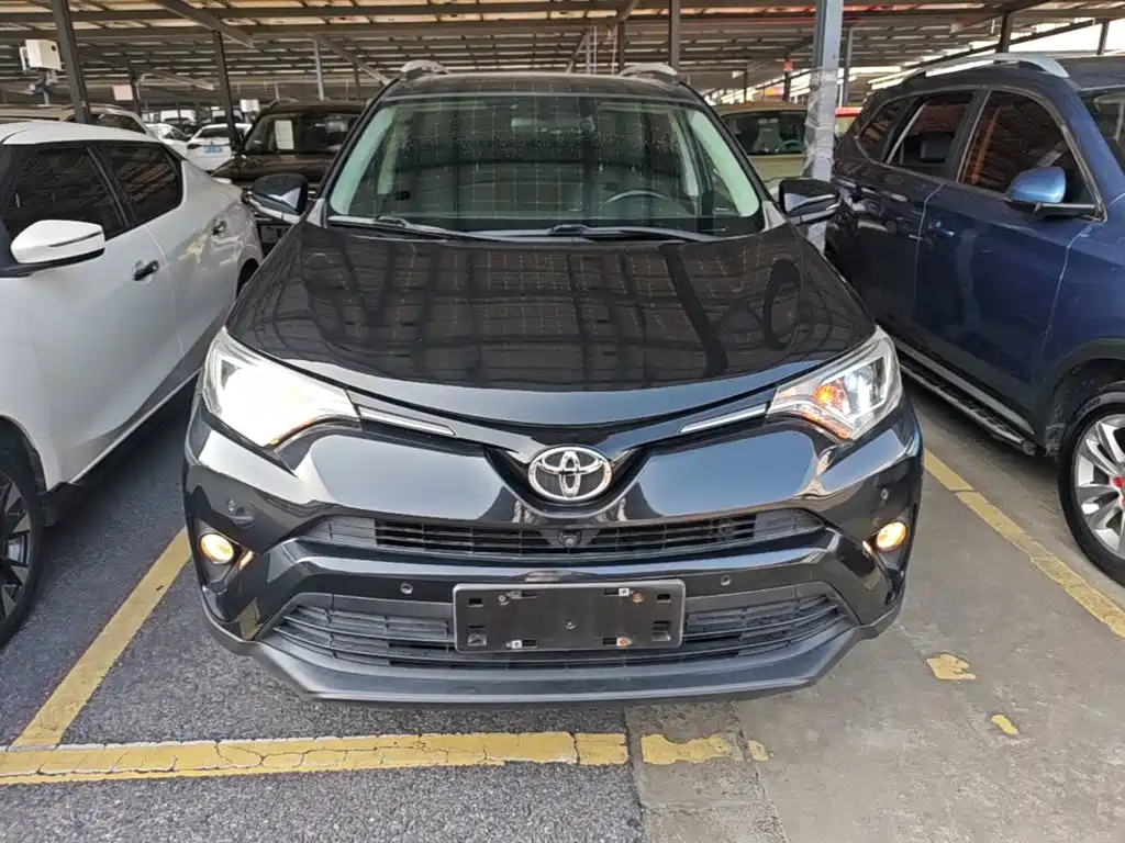 Toyota RAV4 — миниатюра 3