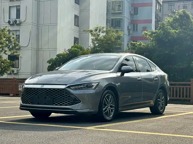 2022 BYD Qin