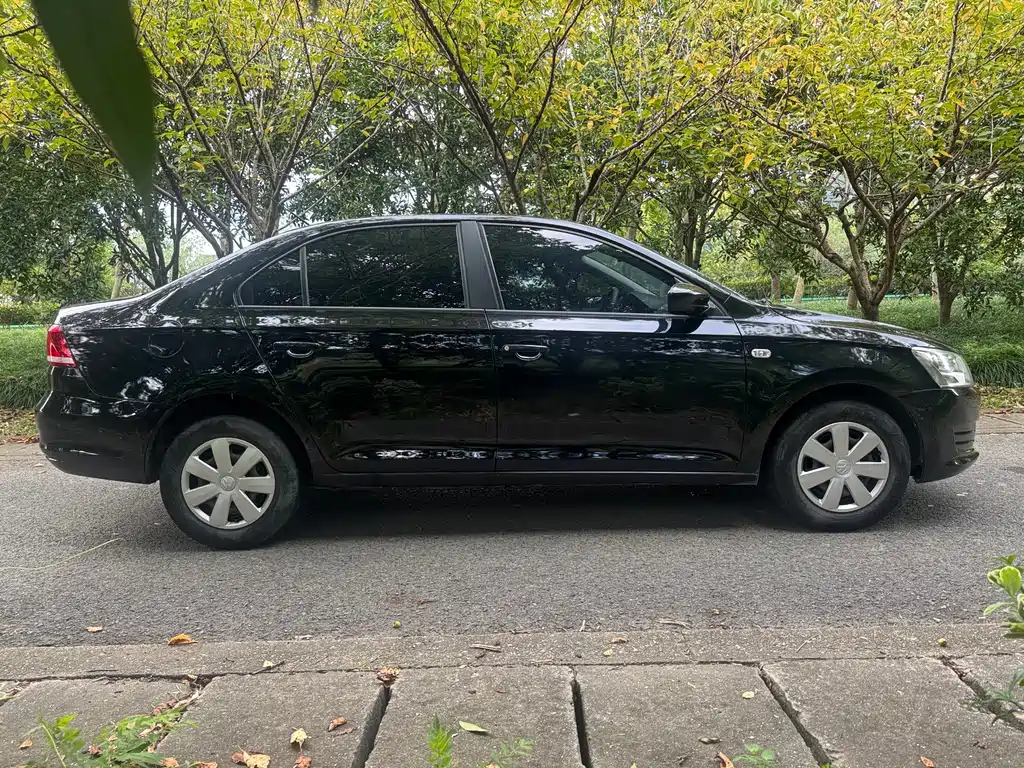 Volkswagen Santana — миниатюра 8
