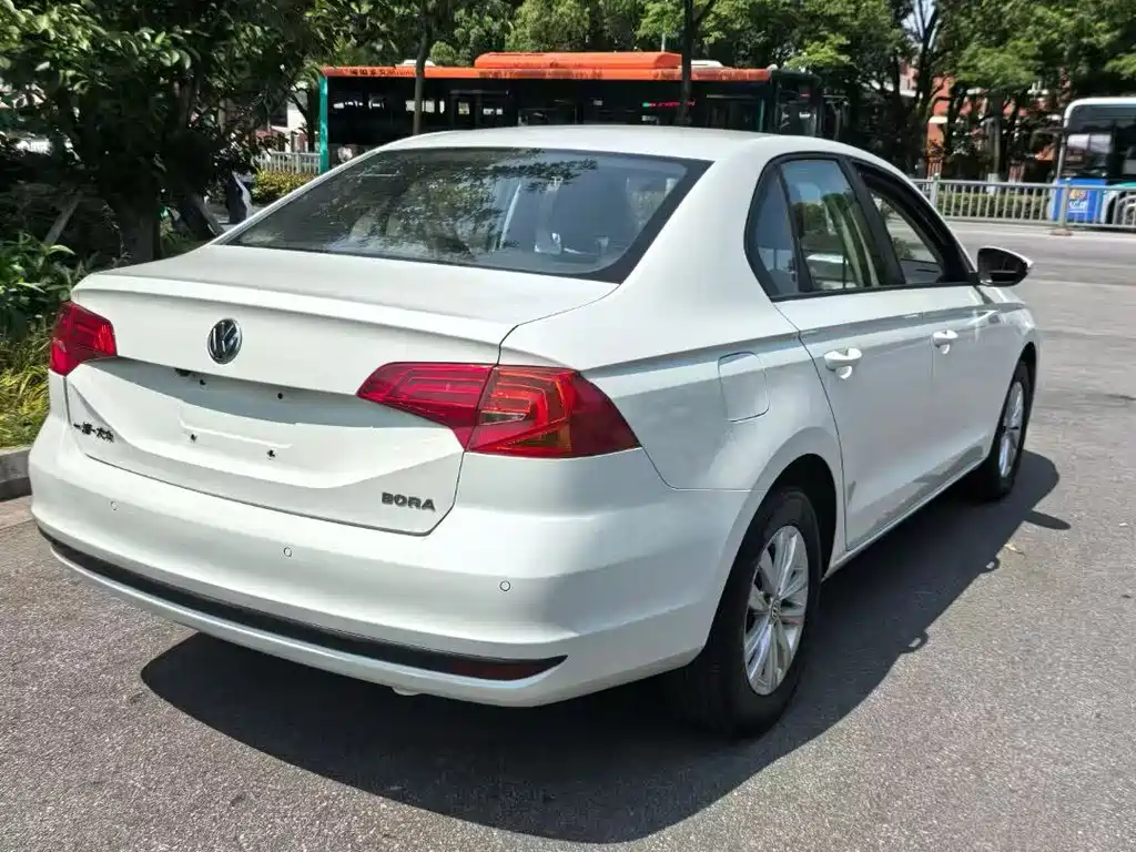 Volkswagen Bora 2016 1.6L AT Fashion
