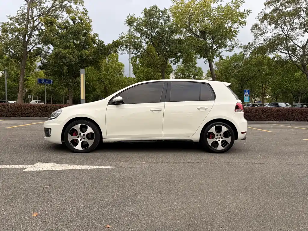 Volkswagen Golf GTI — миниатюра 8