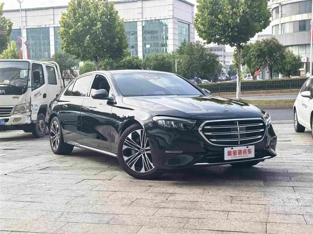 Mercedes-Benz E-Class — миниатюра 3
