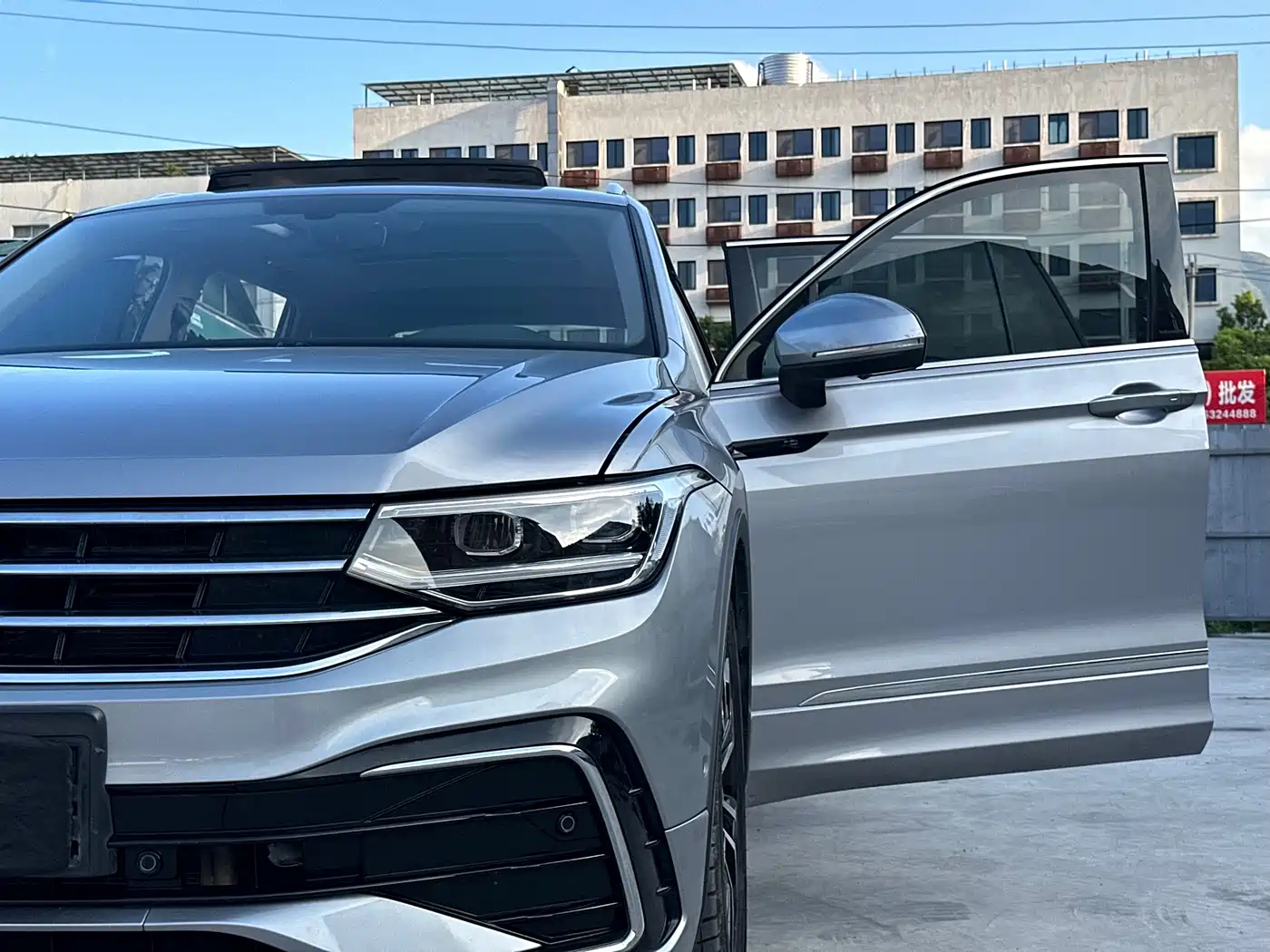 Volkswagen Tiguan L 2021 Silver/gray из Китая