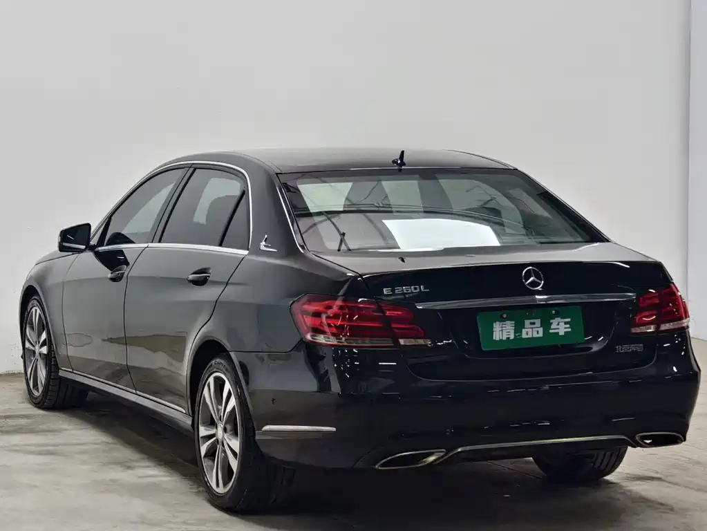 Mercedes-Benz E-Class — миниатюра 6