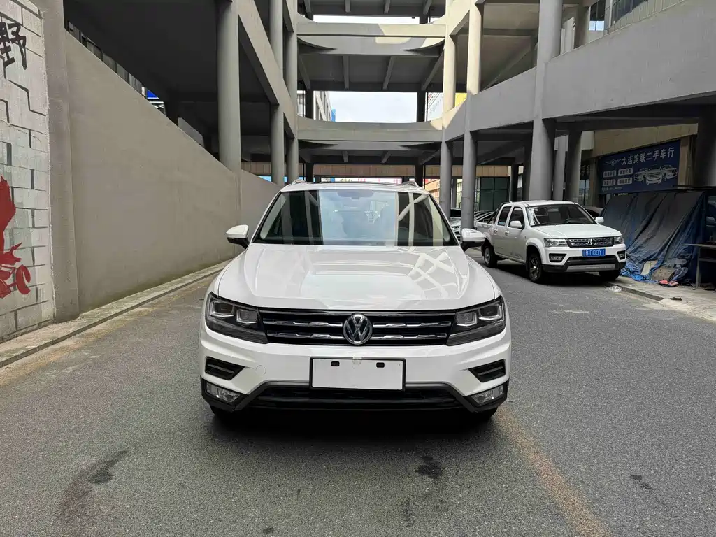 Volkswagen Tiguan L — миниатюра 2