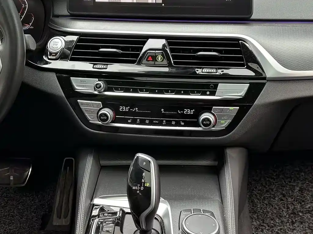 BMW 5 Series (Import) — миниатюра 16