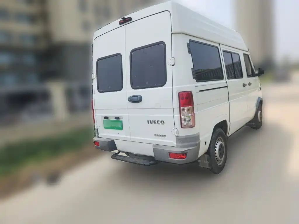 IVECO Daily — миниатюра 6