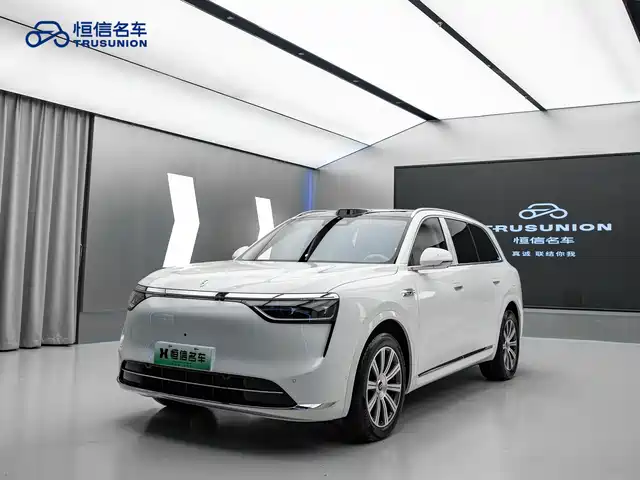 HONGMENG ZHIXING ASK THE WORLD M8 2025