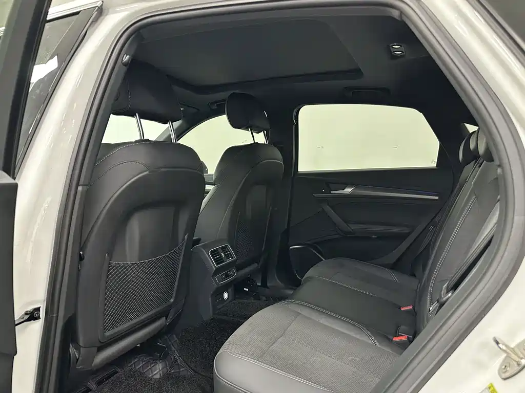 Audi Q5L Sportback — миниатюра 15