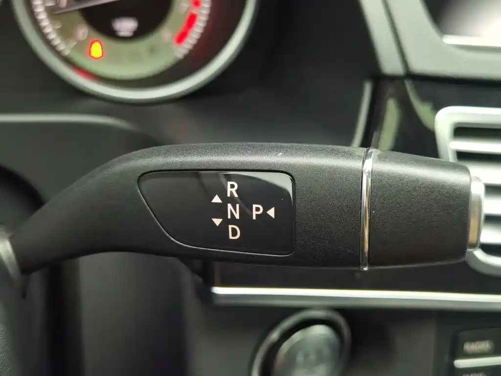 Mercedes-Benz E-Class — миниатюра 13