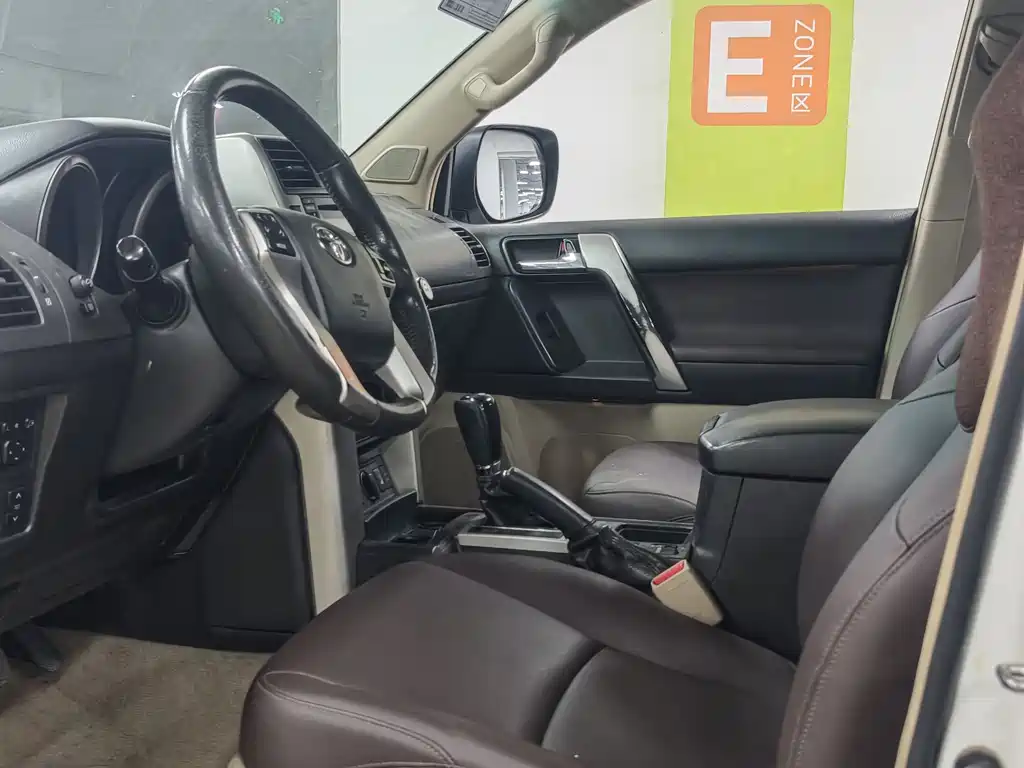 Toyota Land Cruiser Prado 2010 4.0L AT TX
