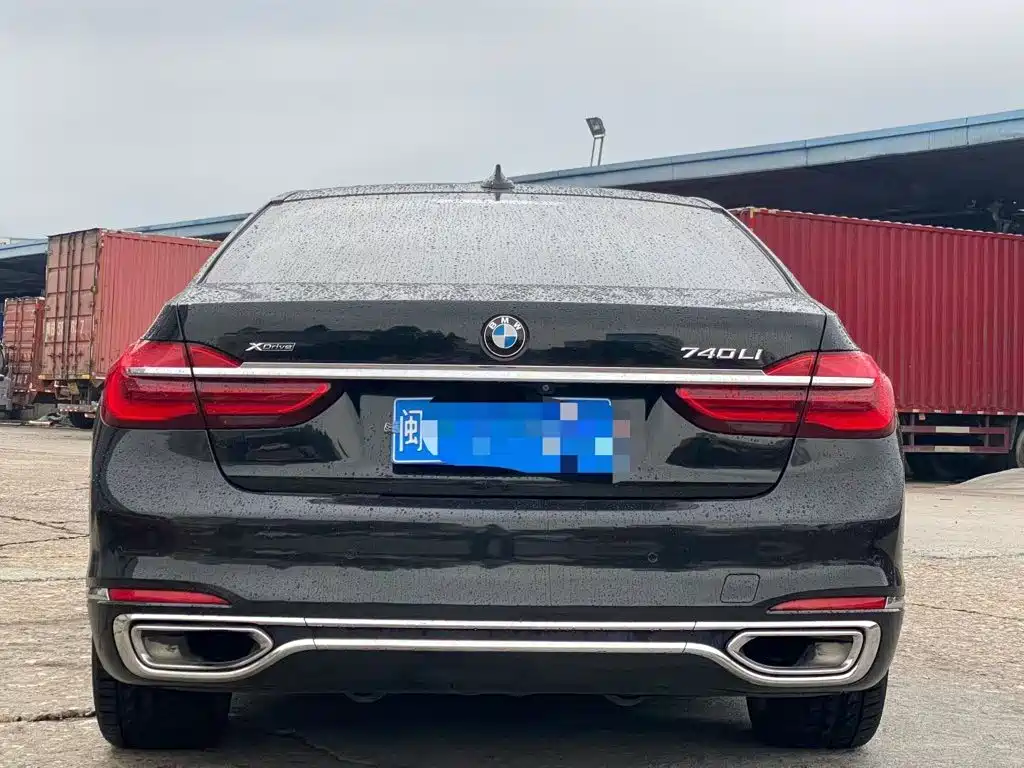 BMW 7 Series — миниатюра 5