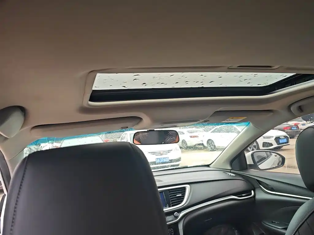 Buick Excelle — миниатюра 18