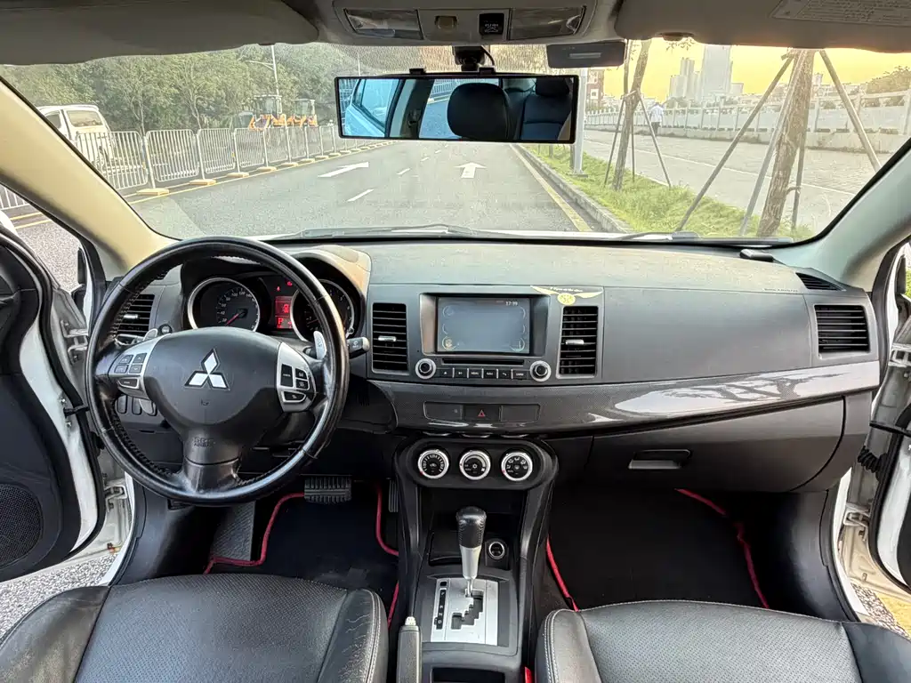 Mitsubishi Lancer EX — миниатюра 6